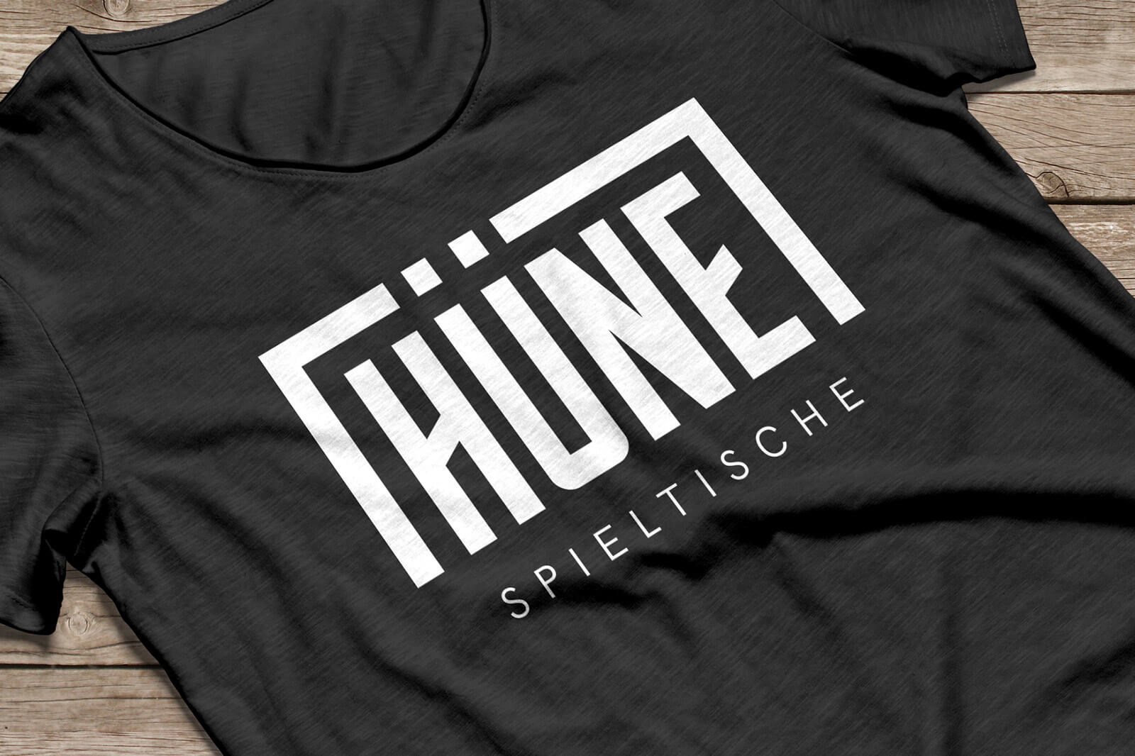 HÜNE T-Shirt